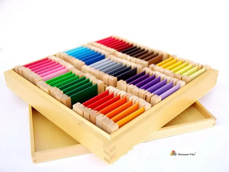 Comment enseigner les couleurs avec la méthode MONTESSORI